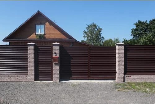 Комплект секции забора жалюзи Milan new 2,0х2,5м 0,45 PE-Double RAL 8017 шоколад