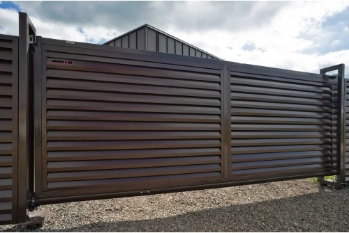 Крышка жалюзи Milan, Tokyo (для калиток, ворот) 0,45 PE-Double RAL 8017 шоколад (2,5м)