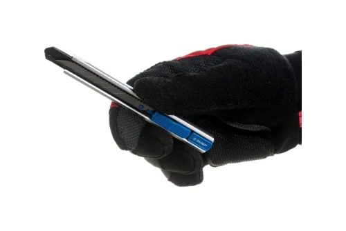 Нож с сегментированным лезвием Зубр Про-9А Профессионал 9мм (09152)