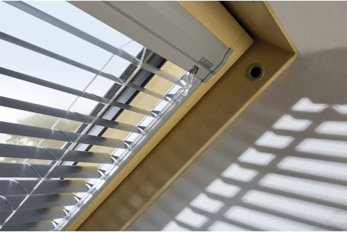 Жалюзи FAKRO AJP-141 (группа 1) 78х118 бежевый